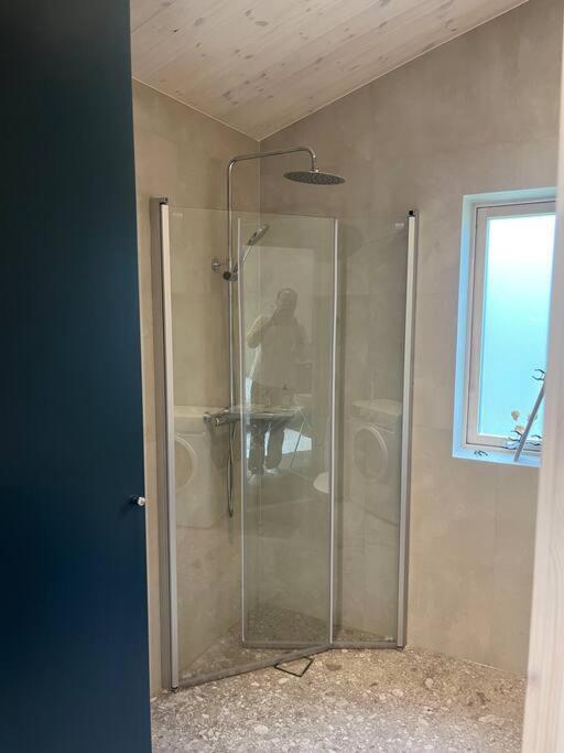 Mysigt Attefallshus Med Naerhet Till Stad Och Hav Gothenburg Exterior photo